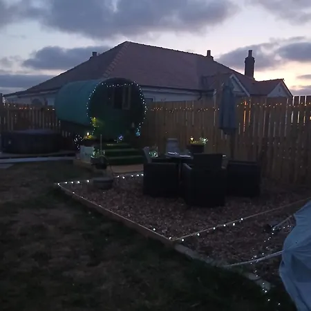 Hillcrest Hideaways3 Camping *